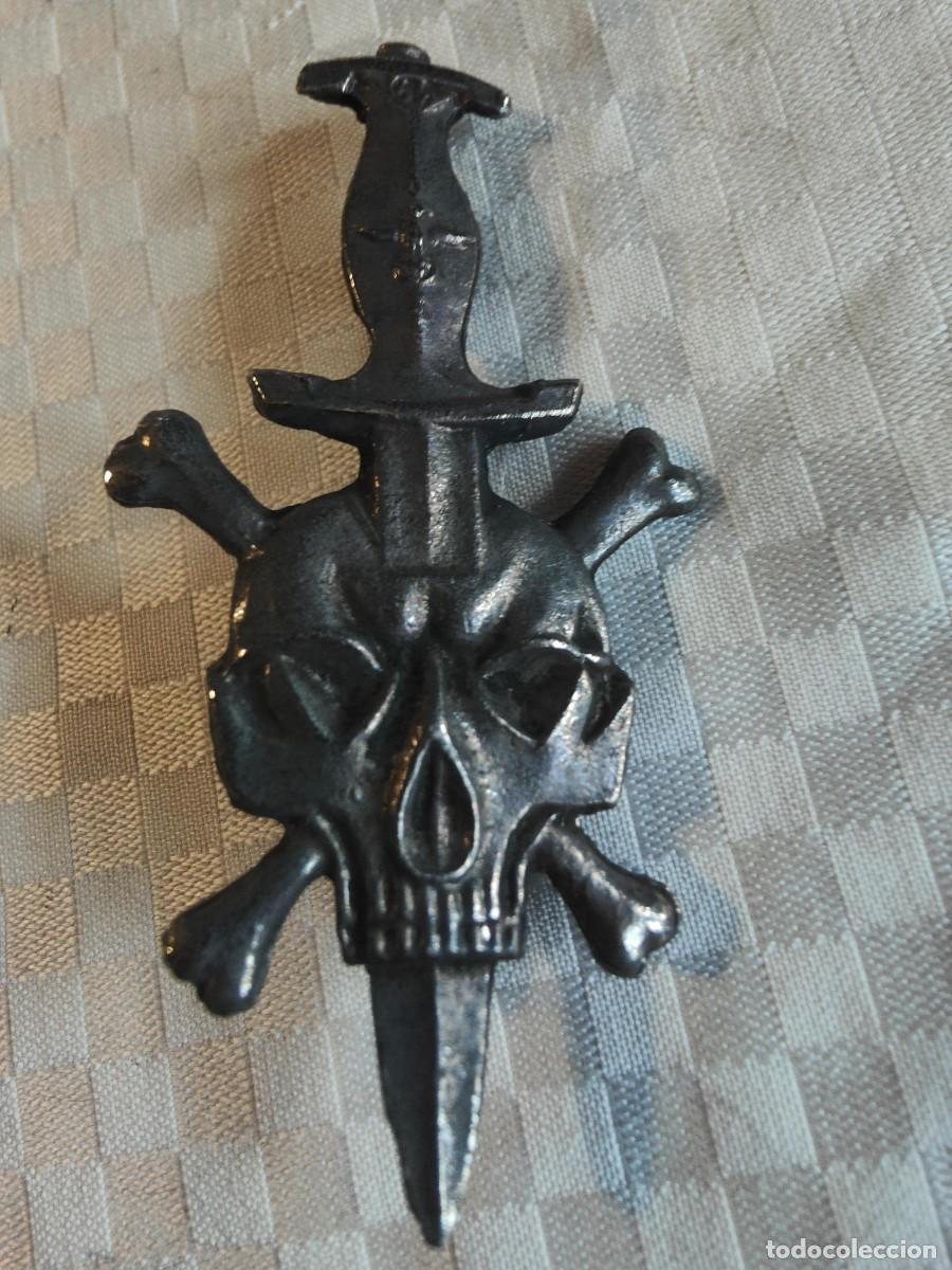 Militaria: German badge totenkopf