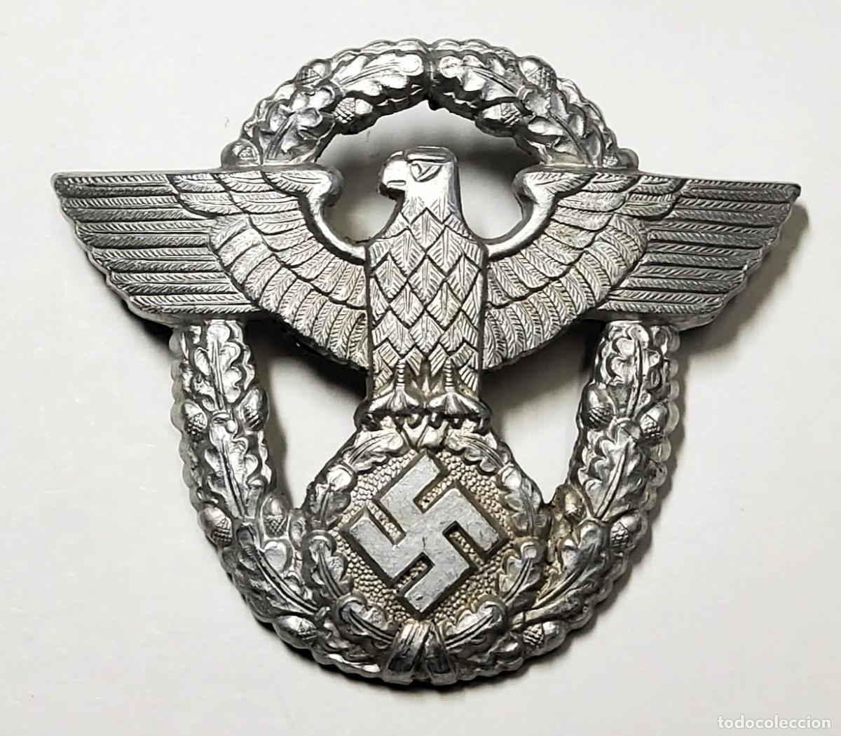 Militaria: INSIGNIA PARA GORRA DE PLATO de GALA.JEFE DE POLICIA DE ALEMANIA.2&ordf; GUERRA MUNDIAL