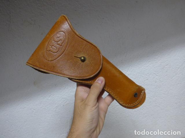 Military Antiques: Antigua funda americana de pistola Colt en marron de US, con marcajes, original, II Guerra Mundial