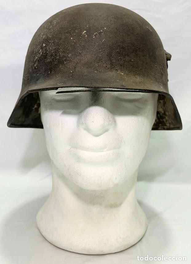 Militaria: Casco alem&aacute;n Stahlhelm WWII de excavaci&oacute;n &ndash; Gran perforaci&oacute;n y grietas &ndash; Original de &eacute;poca