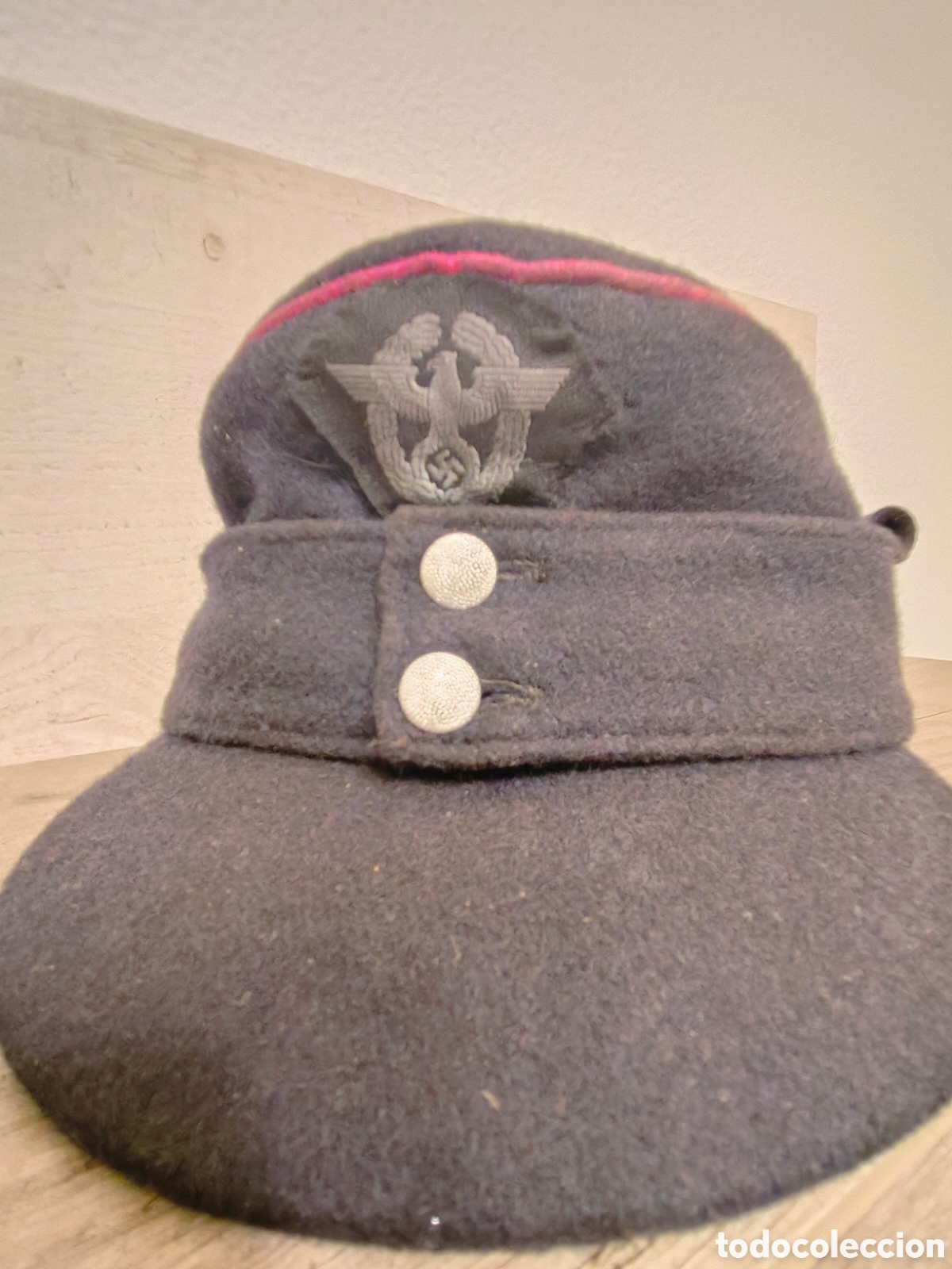 Militaria: Militaria de trinchera: Gorra M43 de la polic&iacute;a civil de la Wehrmacht