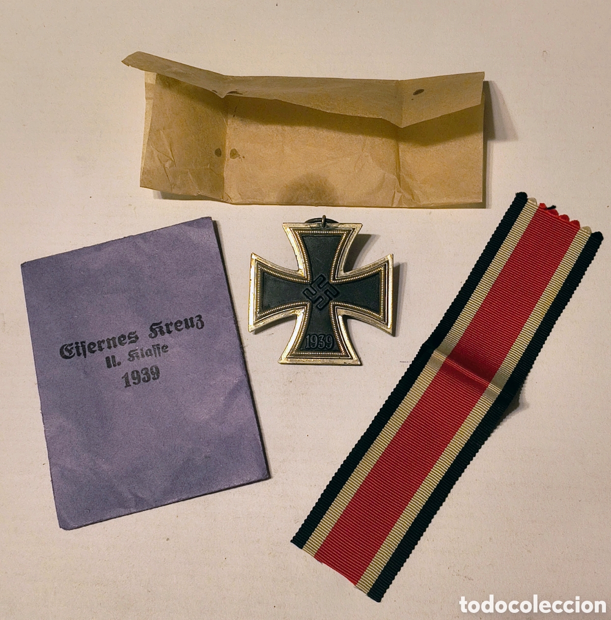 Militaria: Militaria: Cruz de Hierro de 2.&ordf; clase (E.K. II. Klasse 1939), con sobre y papel protector originale