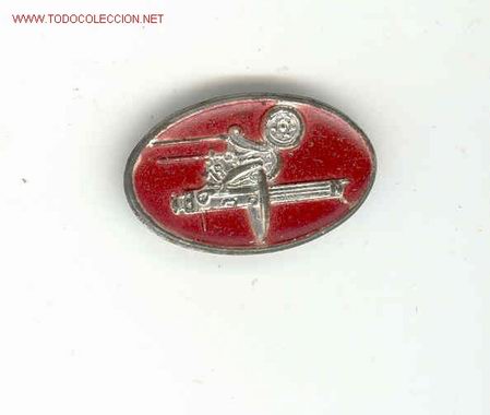 Militaria: Distintivo republicano de la secci&oacute;n de ametralladoras.