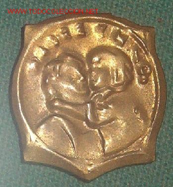 Militaria: Insignia Auxilio de Invierno. - Foto 1