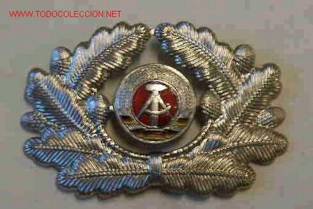 Militaria: Corcada de gorra de plato esmaltada - Foto 1