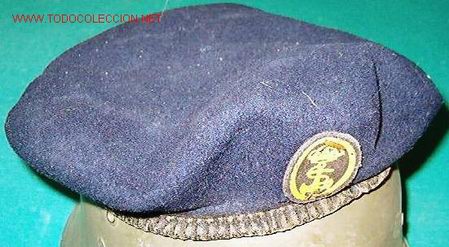 Militaria: Boina de marina con emblema en pl&aacute;stico inyectado. - Foto 1