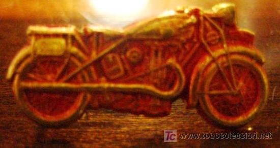 Militaria: Insignia de 2 cms - Foto 1