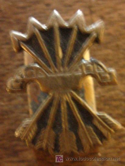 Militaria: Yugo y flechas, numerada, de ojal - Foto 1