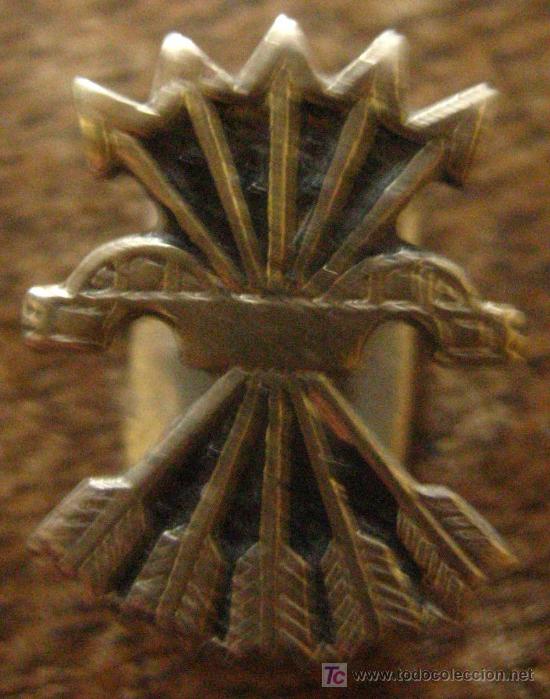 Militaria: Insignia de Yugo y flechas de ojal, numerada - Foto 1