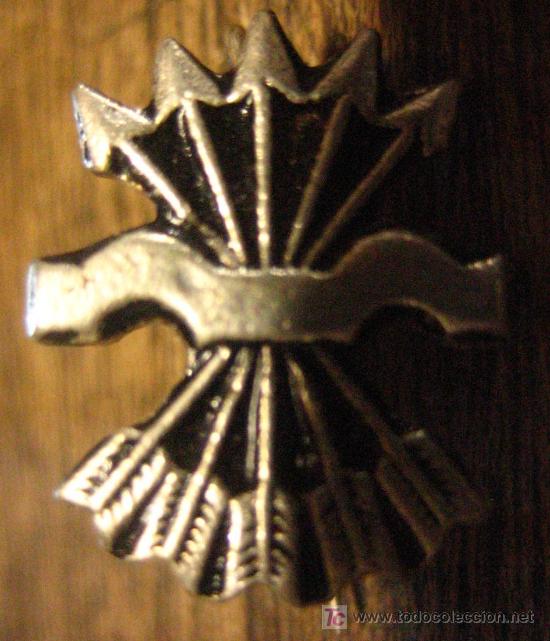 Militaria: Insignia de aguja de Falange, 15 cms - Foto 1