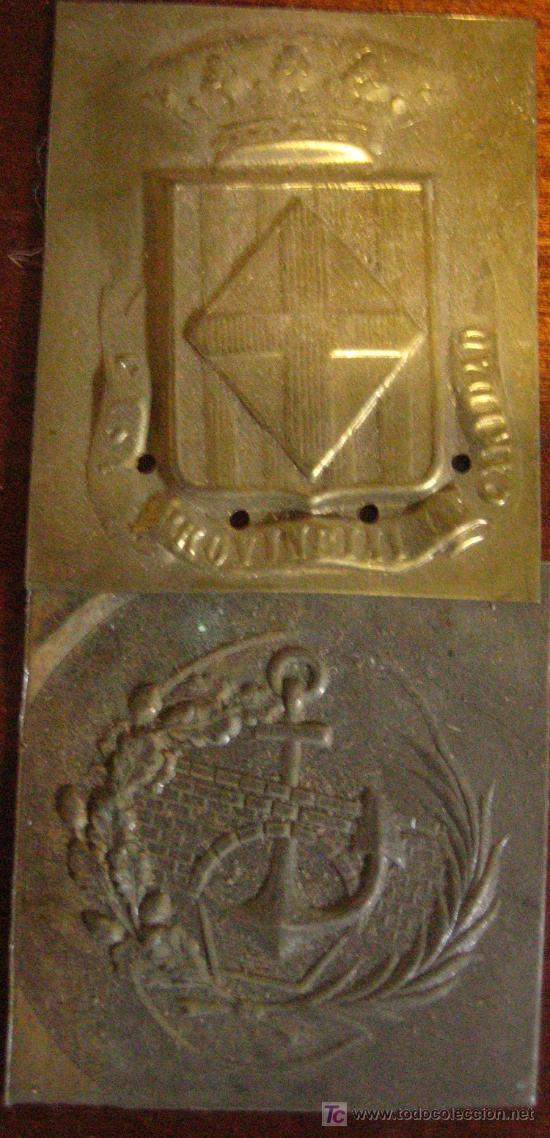 Militaria: 2 chapas por recortar - Foto 1