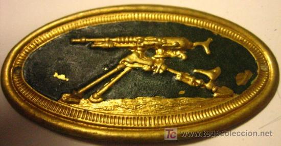 Militaria: Chapa ametralladora, de pecho - Foto 1