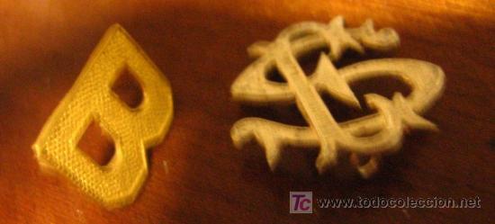 Militaria: 2 insignias - Foto 1