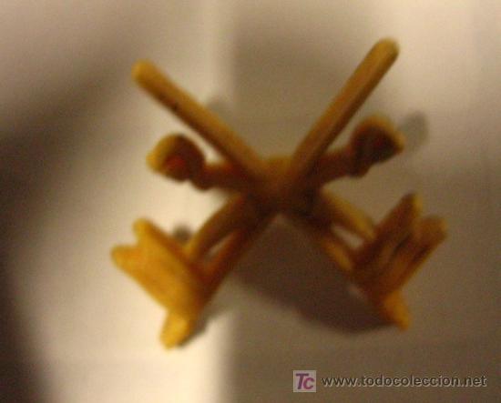 Militaria: Insignia de Caballer&iacute;a, de pl&aacute;stico - Foto 1