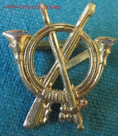 Militaria: Insignia de cuello de infanter&iacute;a. - Foto 1