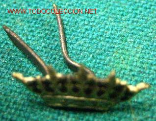 Militaria: Corona de 1,4 x 0,5 cms. aprox. - Foto 1