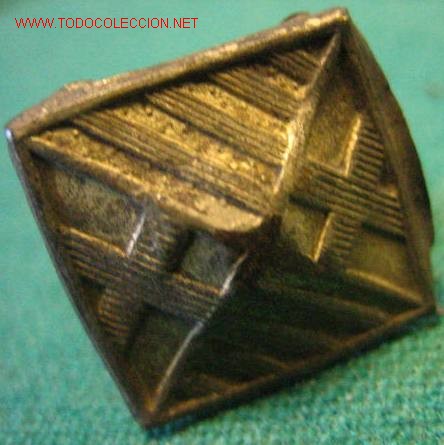 Militaria: Insignia Municipal de tornillo - Foto 1