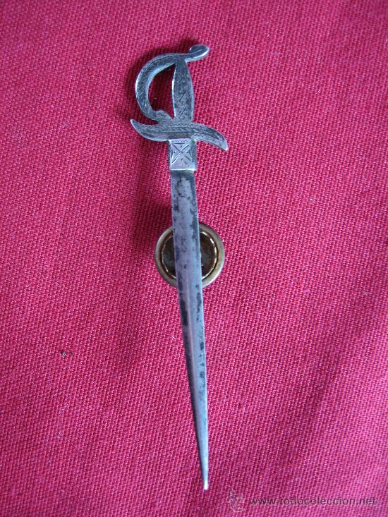 Militaria: INSIGNIA ESPADA - Foto 1