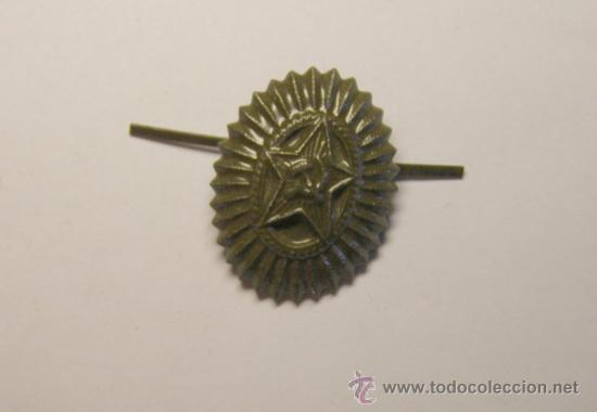 Militaria: Insignia sovi&eacute;tica de gorra. Kaki. - Foto 1