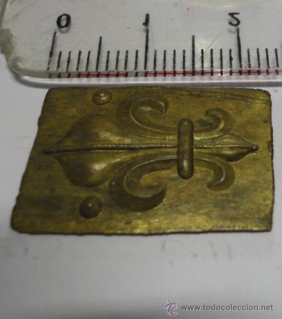 Militaria: Flor de Lis Carlista, 2 cms. - Foto 1