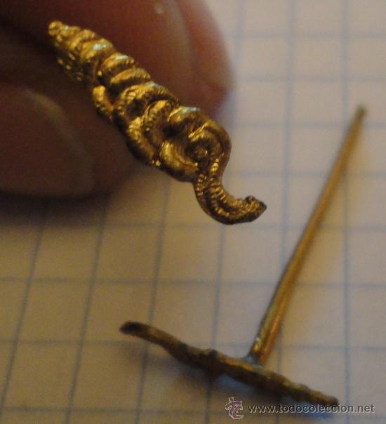 Militaria: pareja de insignias de 1.3 cms - Foto 1