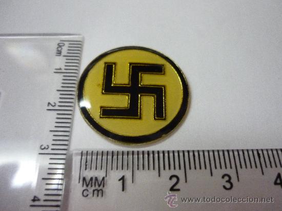 Military Antiques: PINS DE METAL , SVASTICA , A&Ntilde;OS 70 - 80