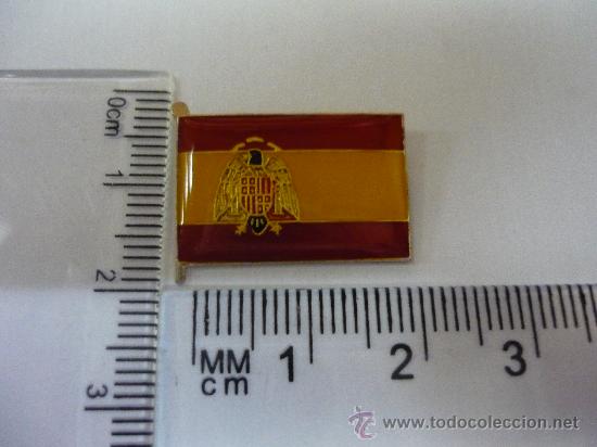 Military Antiques: PINS DE METAL , BANDERA DE ESPA&Ntilde;A CON EL AGUILA , A&Ntilde;OS 70 - 80