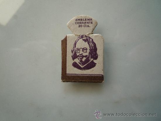Militaria: Emblema Auxilio Social / Serie G n&ordm; 13 QUEVEDO / Insignia posguerra