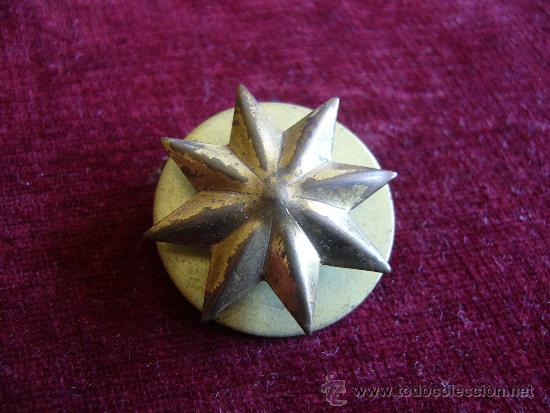 Militaria: Distintivo metalico antiguo de graduaci&oacute;n militar rosca estrella