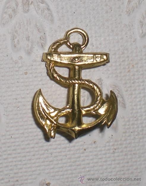 Militaria: Insignia met&aacute;lica de la Marina Mercante espa&ntilde;ola. 2,5 x 2 cm.