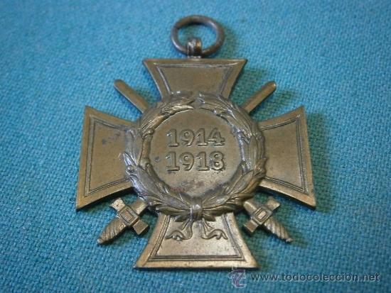 Militaria: Cruz de honor con espadas, marcada - Foto 1