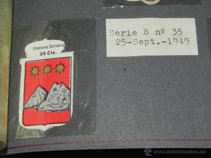Militaria: EMBLEMA DE AUXILIO SOCIAL, PRECIO 30 CTS, TAMA&Ntilde;O 2,5 X 4 CMS, SERIE B, NUMERO 35, 25 SEPTIEMBRE DE 1