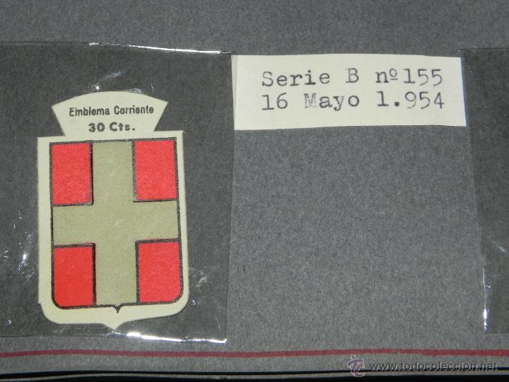 Militaria: EMBLEMA DE AUXILIO SOCIAL, PRECIO 30 CTS, TAMA&Ntilde;O 2,5 X 4 CMS, SERIE B, NUMERO 155, 16 MAYO DE 1954