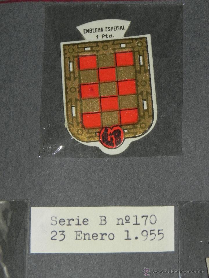 Militaria: EMBLEMA DE AUXILIO SOCIAL, PRECIO 1 PESETA, TAMA&Ntilde;O 3 X 5 CMS, SERIE B, NUMERO 170, 23 ENERO DE 1955,