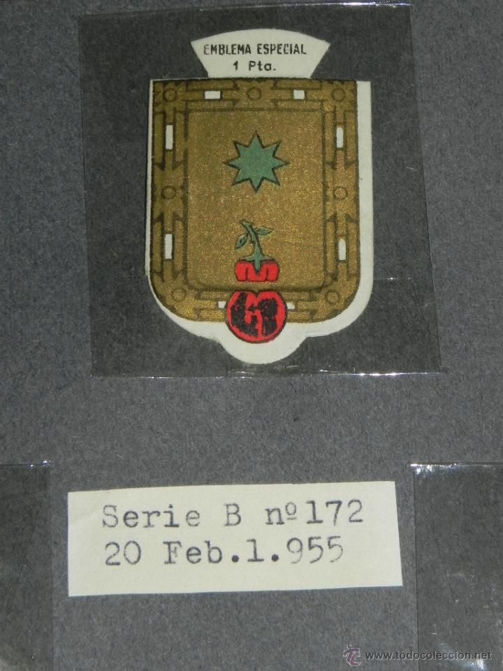 Militaria: EMBLEMA DE AUXILIO SOCIAL, PRECIO 1 PESETA, TAMA&Ntilde;O 3 X 5 CMS, SERIE B, NUMERO 172, 20 FEBRERO DE 195