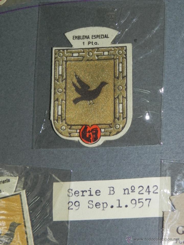 Militaria: EMBLEMA DE AUXILIO SOCIAL, PRECIO 1 PESETA, TAMA&Ntilde;O 3 X 5 CMS, SERIE B, NUMERO 241, 29 SEPTIEMBRE DE