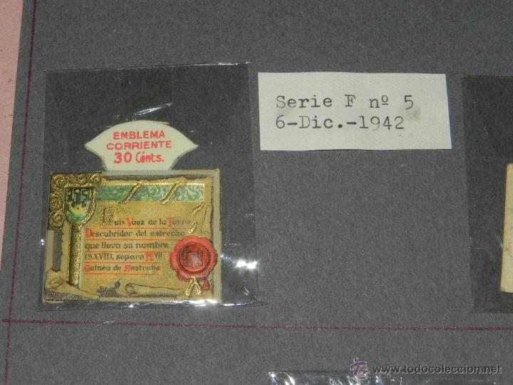 Militaria: EMBLEMA DE AUXILIO SOCIAL, PRECIO 30 CTS, TAMA&Ntilde;O 2,5 X 5 CMS, SERIE F, NUMERO 5, 6 DICIEMBRE DE 1942