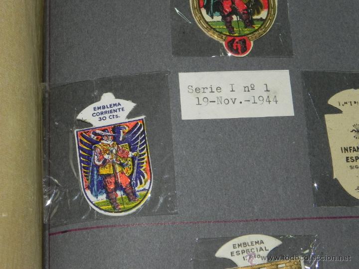 Militaria: EMBLEMA DE AUXILIO SOCIAL, PRECIO 30 CTS, TAMA&Ntilde;O 2,5 X 5,5 CMS, SERIE I, NUMERO 1, 19 NOVIEMBRE DE 1