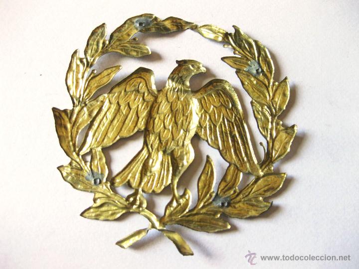 Militaria: CHAPA CON EL AGUILA FRANCES DEL EJERCITO DE NAPOLEON - Foto 2
