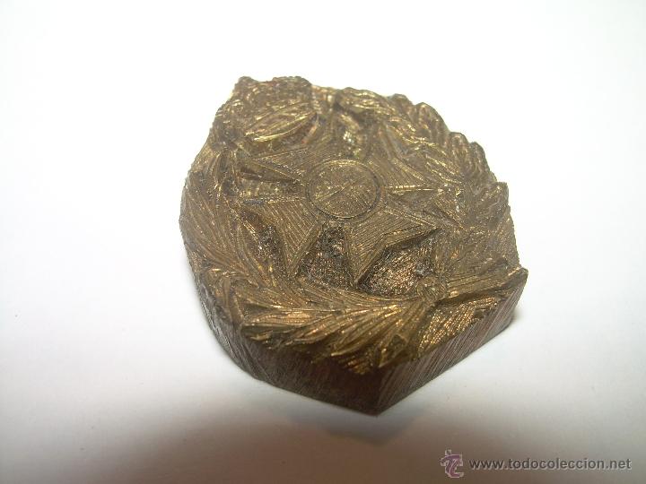 Militaria: ANTIGUO SELLO DE BRONCE. - Foto 2