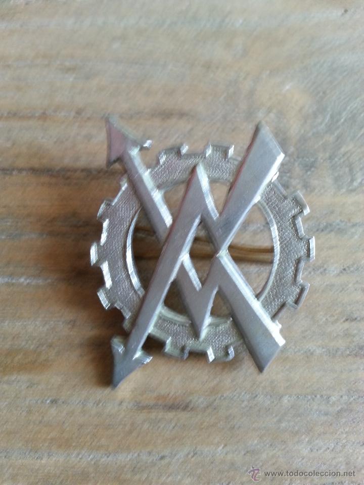 Militaria: ANTIGUA INSIGNIA MILITAR