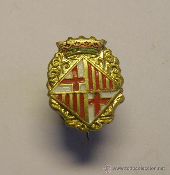 Militaria: Insignia Barcelona. A&ntilde;os 50.