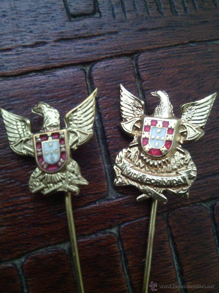 Militaria: Bomberos. 2 alfileres. - Foto 2