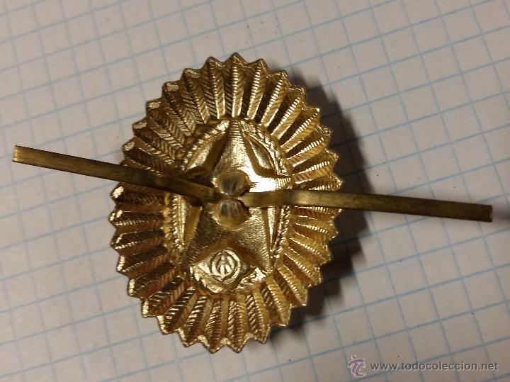 Militaria: Distintivo de gorra para oficial - Foto 2