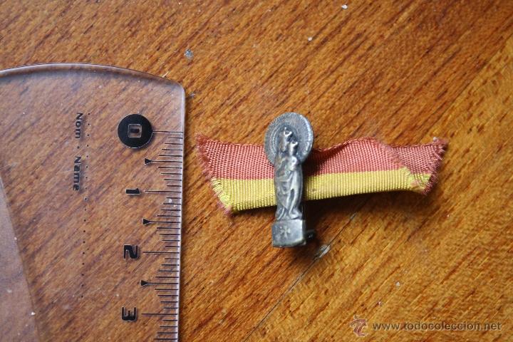 Militaria: Pins epoca Franco de la Virgen del Pilar.