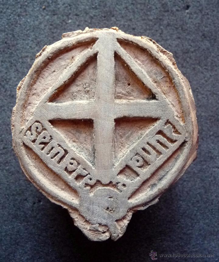 Militaria: (JX-1443)Emblema de Escoltas,Boy-Scouts,realizado artesanalmente.