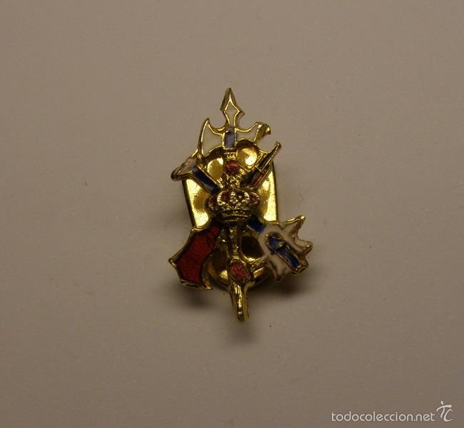 Militaria: Insignia de la Legi&oacute;n, con esmaltes.. - Foto 1