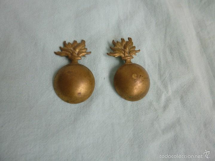 Militaria: Insignias Bombas Artilleria A XIII .. gran tamaño ...para cuello uniforme