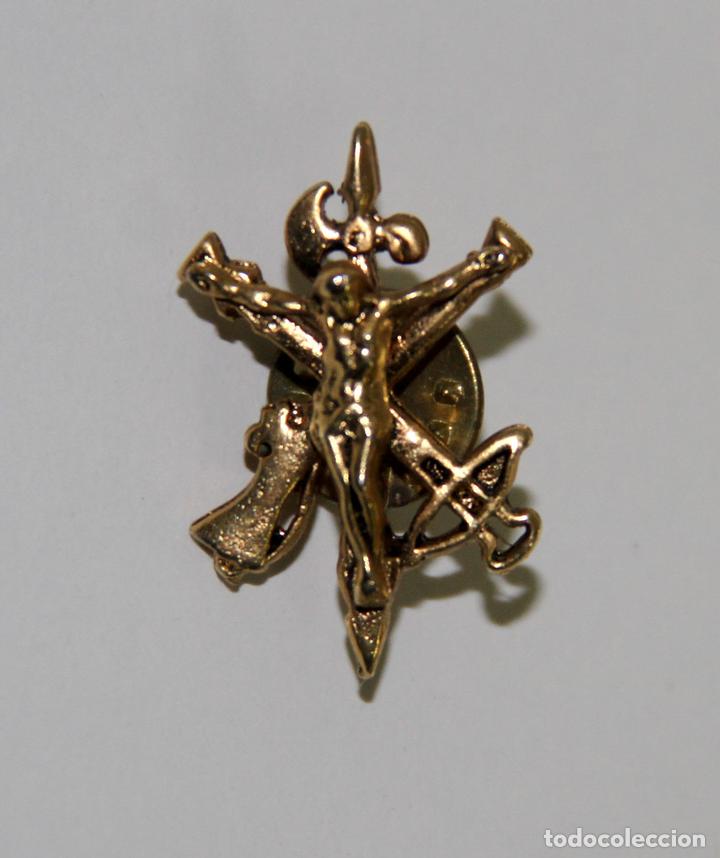 Militaria: PIN098 INSIGNIA O PIN DEL CRISTO DE LA BUENA MUERTE - LEGI&Oacute;N. METAL DORADO