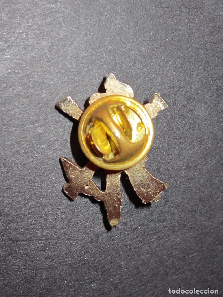 Militaria: Pin Cristo de la Legion. - Foto 3